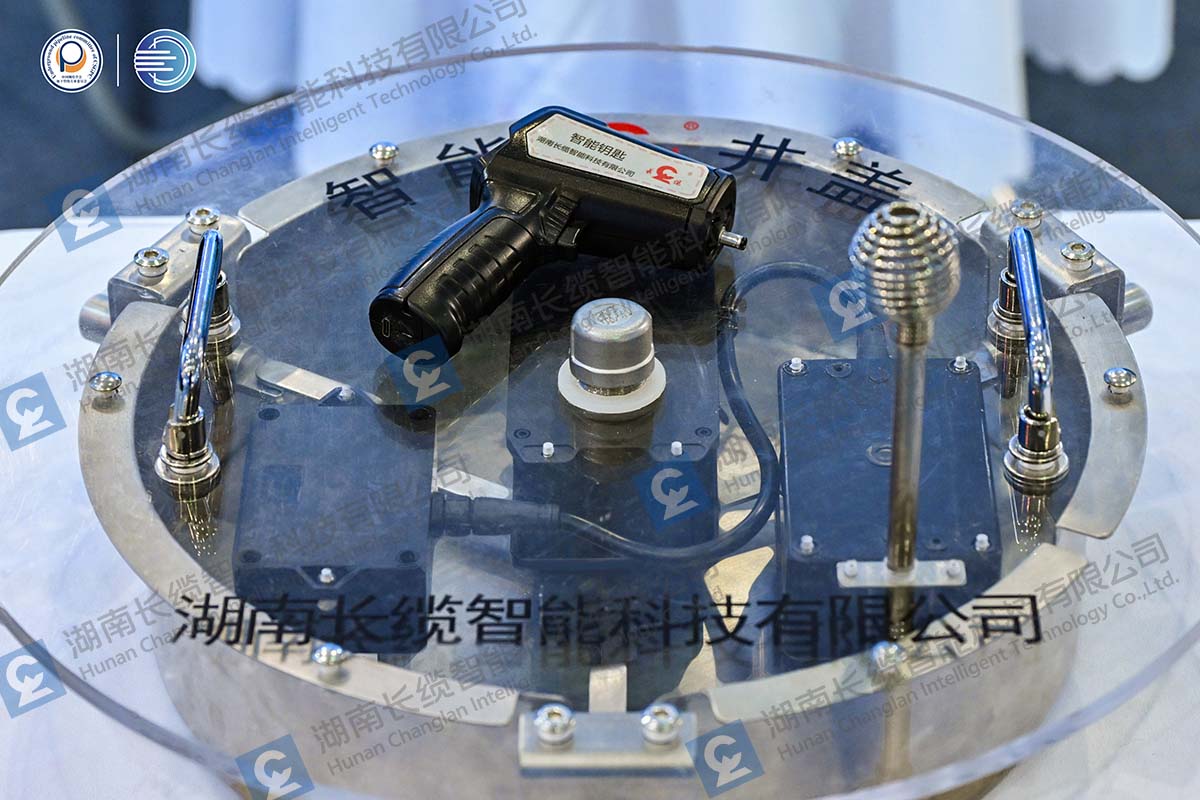 數(shù)字賦能城市生命線(xiàn)運(yùn)維，長(zhǎng)纜智能亮相成都國(guó)際管網(wǎng)展智能電控井蓋